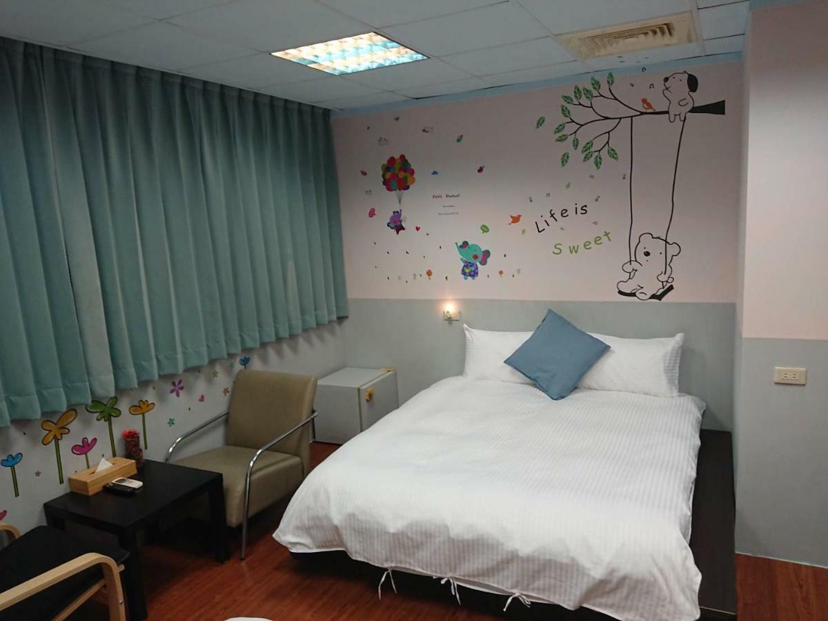 Papa Bear'S Guesthouse Taichung Exterior foto